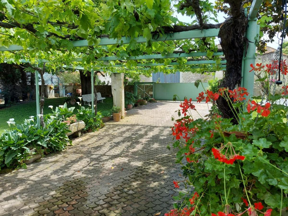 Villa La Prairie Boulbon Buitenkant foto